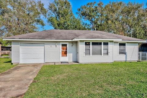 A home in Groves