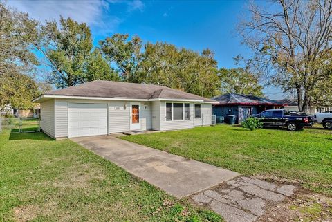 A home in Groves