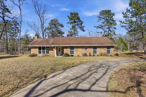 Photo of 13620 Thousand Oaks Drive, Beaumont, TX 77713 (MLS # 265395)