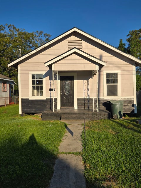 Photo of 3845 WACO, Beaumont, TX 77705 (MLS # 271785)