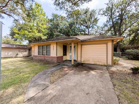 Photo of 2307 McKee Dr., Orange, TX 77630 (MLS # 270609)