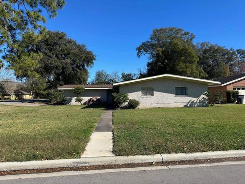 Property photo of 3250 Woodlawn Dr, Groves, TX 77619
