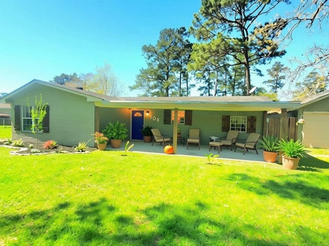 Photo of 104 Sweet Gum, Village Mills, TX 77663 (MLS # 271352)