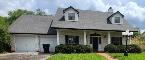 Photo of 1004 Shaw Drive, Nederland, TX 77627 (MLS # 266315)