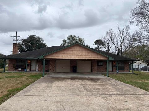 Photo of 6498 Verde St., Groves, TX 77619 (MLS # 264477)