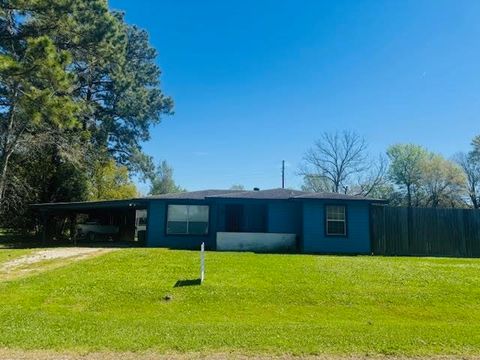 Photo of 5487 Fairview Dr, Bridge City, TX 77630 (MLS # 265849)