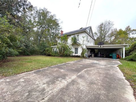 Photo of 1249 Central Dr, Beaumont, TX 77706 (MLS # 263411)