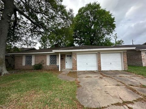 Photo of 156 Orgain St, Beaumont, TX 77707 (MLS # 266663)