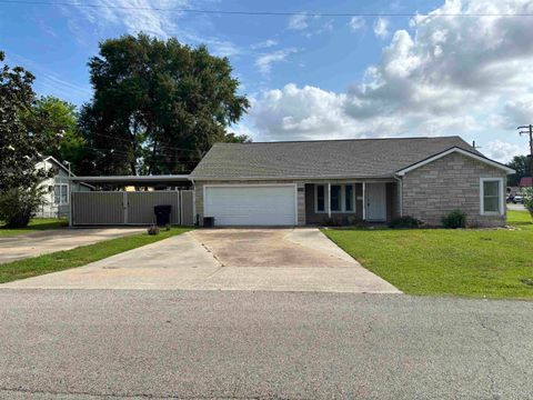 Photo of 204 N 15th St, Nederland, TX 77627 (MLS # 266763)