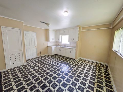 Photo of 3350 Cherry Dr, Beaumont, TX 77703 (MLS # 268337)