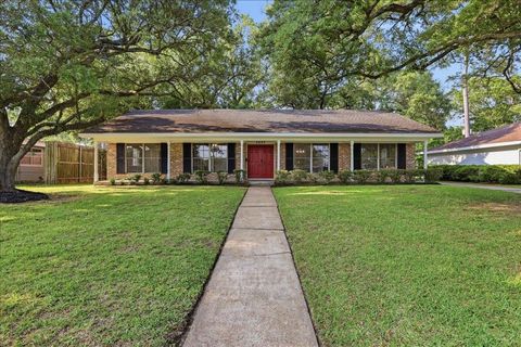Property photo of 5892 N Circuit Dr, Beaumont, TX 77706