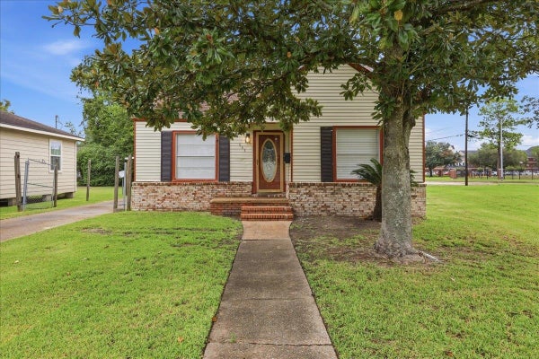 665 GARLAND ST, BEAUMONT, TX 77705 - Image f0dfc4f455fb2bca374c60c5391b4d8b/3370657626