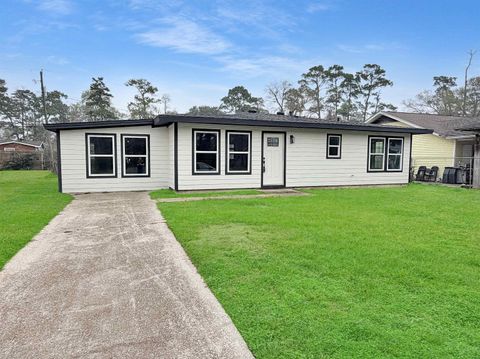 Photo of 5260 Landry Ln, Beaumont, TX 77708 (MLS # 264127)