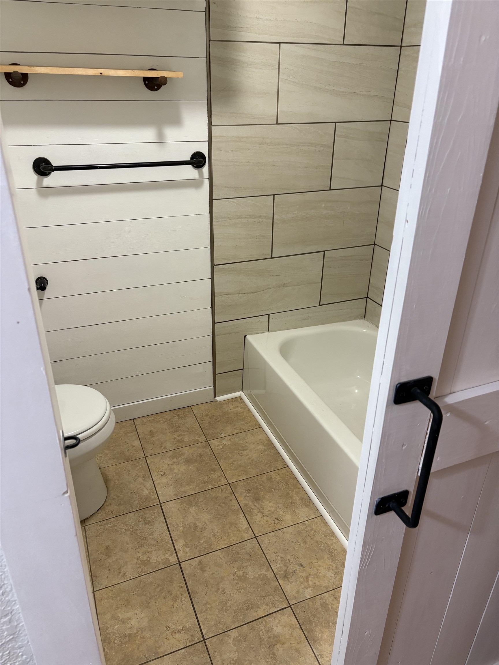 Lumberton, Texas 77657, United States, 2 Bedrooms Bedrooms, ,2 BathroomsBathrooms,Residential,Pending,193295