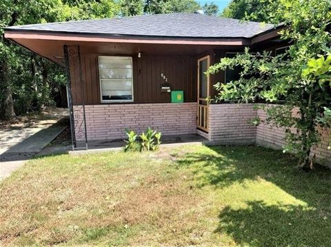 Photo of 890 Harriot, Beaumont, TX 77705 (MLS # 266134)