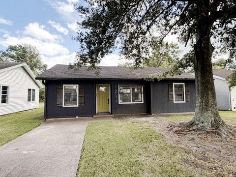 Photo of 2217 2nd St, Port Neches, TX 77651 (MLS # 271452)