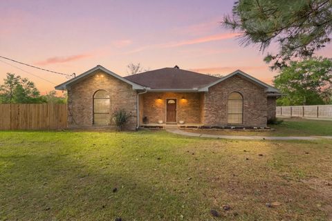 Photo of 1221 Bear Path, Orange, TX 77632 (MLS # 265648)