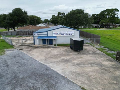 Photo of 3050 E Parkway St, Groves, TX 77619 (MLS # 269243)