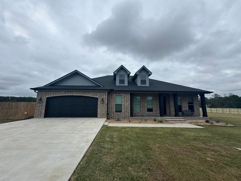 A home in Kirbyville