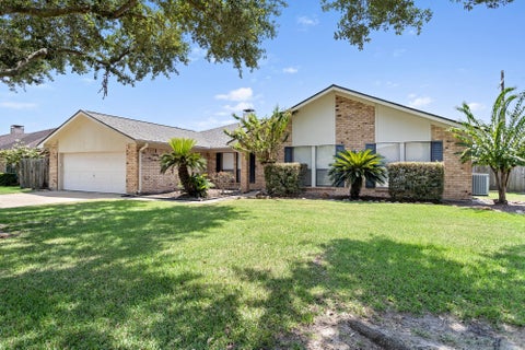 Photo of 7035 Shanahan, Beaumont, TX 77706 (MLS # 270581)