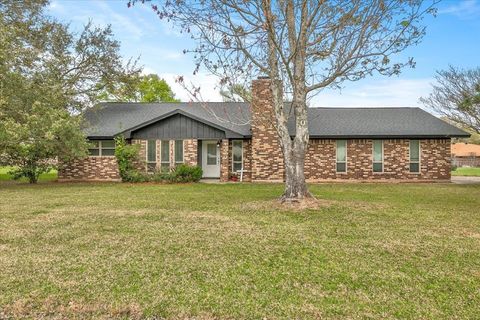 Photo of 1320 Wisteria, Bridge City, TX 77611 (MLS # 266158)