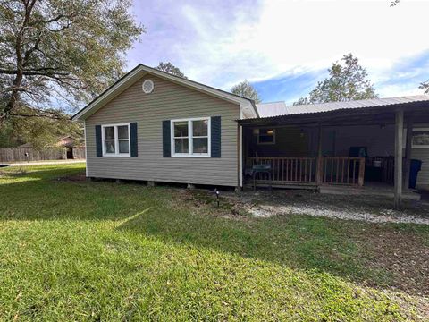 A home in Lumberton