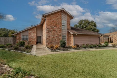 Photo of 2 Dowlen Pl., Beaumont, TX 77706 (MLS # 264878)