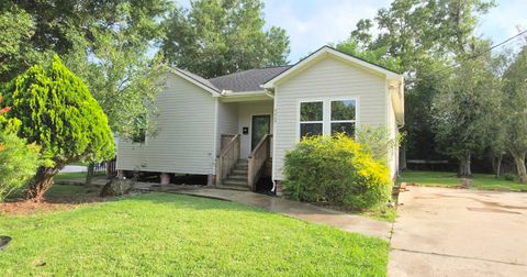 Property photo of 3327 Bryan Ave, Groves, TX 77619