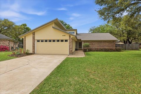 Photo of 4705 London Circle, Orange, TX 77632 (MLS # 265893)