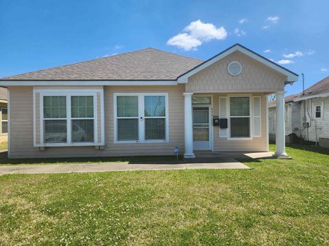 Photo of 624 10th, Port Arthur, TX 77640 (MLS # 266859)