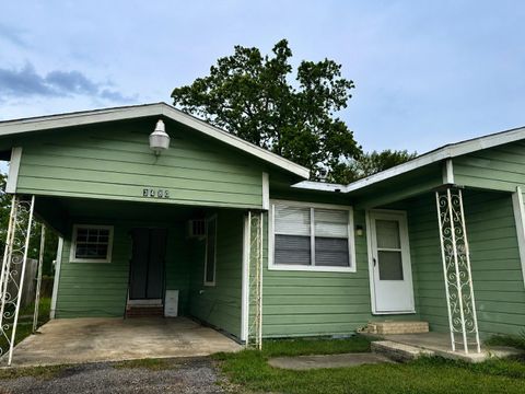 Photo of 3480 Westmoreland St, Beaumont, TX 77705 (MLS # 267515)