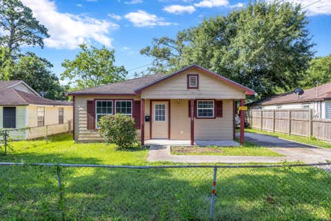 Photo of 1715 E Lucas, Beaumont, TX 77703 (MLS # 269147)
