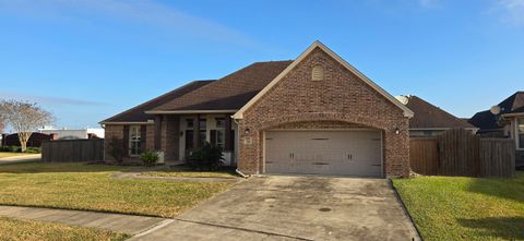 Photo of 206 Sterling Ridge Dr, Nederland, TX 77627 (MLS # 263752)