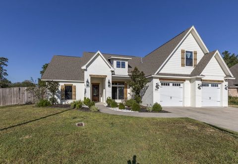 Photo of 8206 Fox Creek Lane, Lumberton, TX 77657 (MLS # 262351)