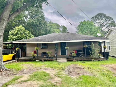 Property photo of 1219 S 13th, Nederland, TX 77627