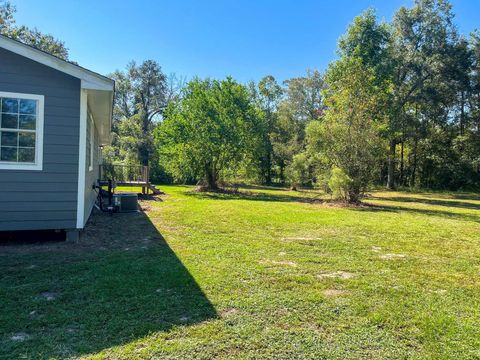 A home in Vidor