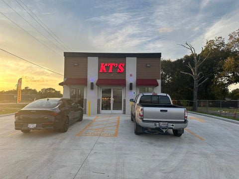 Photo of 101 N 3rd Ave, Nederland, TX 77627 (MLS # 271359)