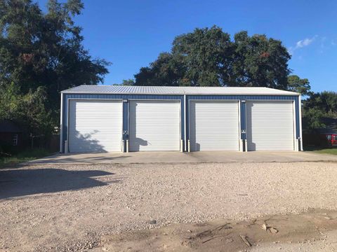 Photo of 1106 Port Neches Ave., Port Neches, TX 77651 (MLS # 262214)