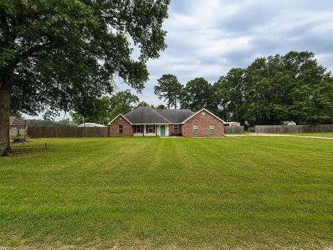 Photo of 205 County Road 733, Buna, TX 77612 (MLS # 267826)