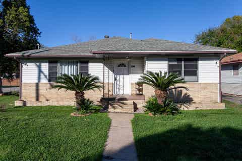 Photo of 2248 7th Avenue, Port Arthur, TX 77642 (MLS # 269428)