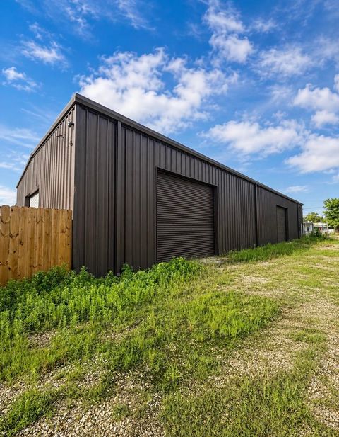 Photo of 710 Lindbergh Drive, Beaumont, TX 77707 (MLS # 268643)