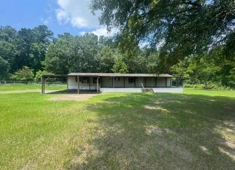 Photo of 31200 S US Hwy 96, Buna, TX 77612 (MLS # 268551)