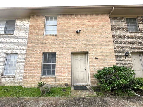 Photo of 3720 Laurel St. #10 Laurel Square Townhomes, Beaumont, TX 77707 (MLS # 271635)