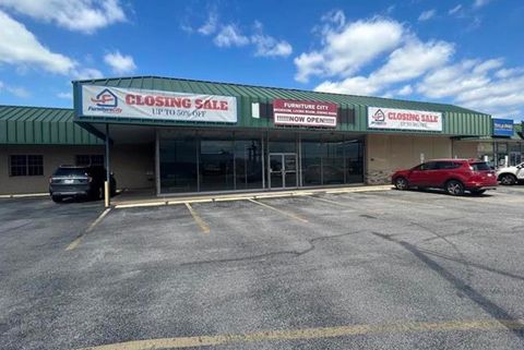 Photo of 55 N 11th Street, Beaumont, TX 77702 (MLS # 264024)