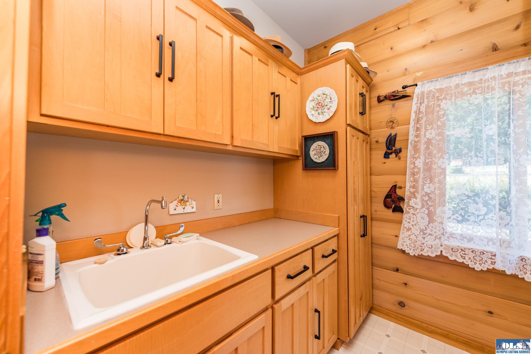 Port Angeles, Washington, 98362, United States, 3 Bedrooms Bedrooms, ,4 BathroomsBathrooms,Residential,Active,2015422