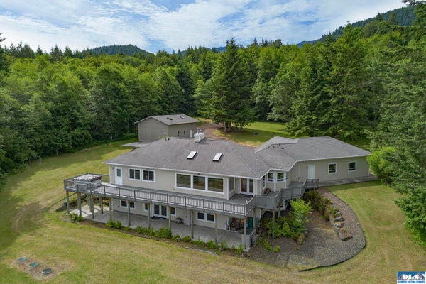 201 KARVELLIS LN, PORT ANGELES, WA 98363 - Image 0ed15cced1adbb38d55b55dcbfd99f2d/1045610709