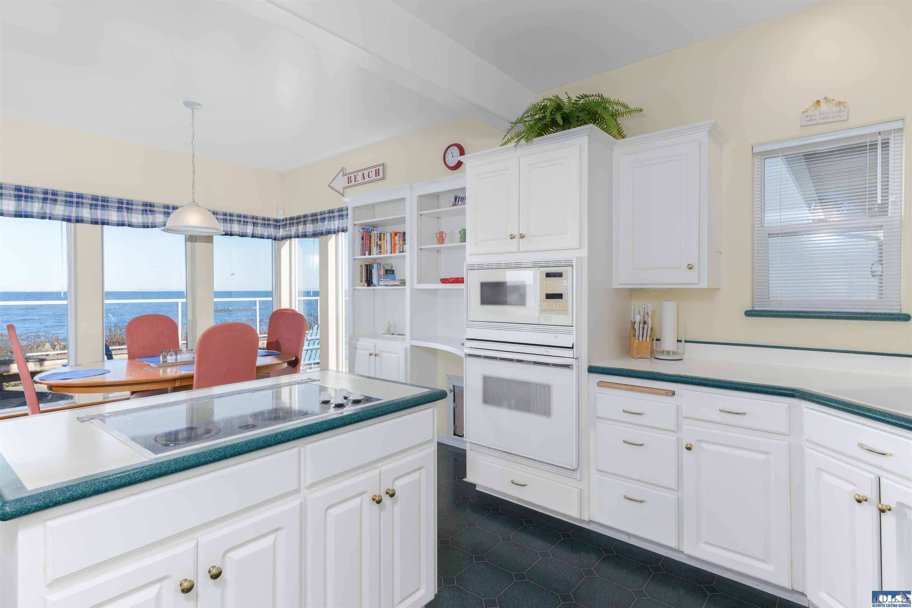 Sequim, Washington, 98382, United States, 2 Bedrooms Bedrooms, ,2 BathroomsBathrooms,Residential,Active,2021299
