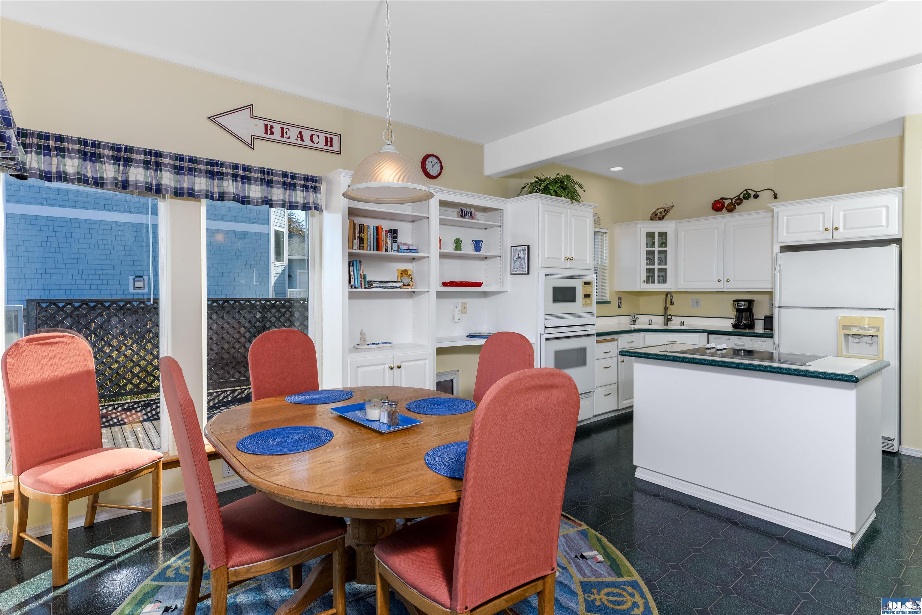 Sequim, Washington, 98382, United States, 2 Bedrooms Bedrooms, ,2 BathroomsBathrooms,Residential,Active,2021299