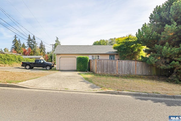 1323 S I ST, PORT ANGELES, WA 98363 - Image 25ad3c0c4e000925d16f2c20ef3e606c/3896005877