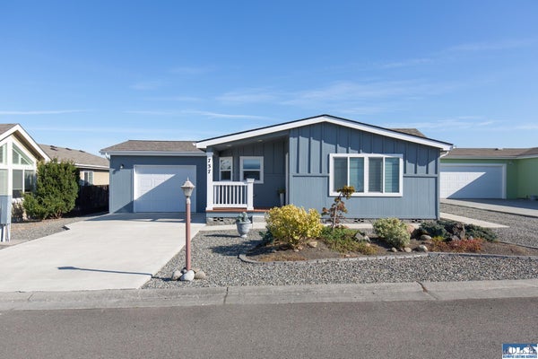 737 W HERITAGE LOOP, SEQUIM, WA 98382 - Image 74bfb4c67f48adb4181d4cfc8d857f6b/1150002491